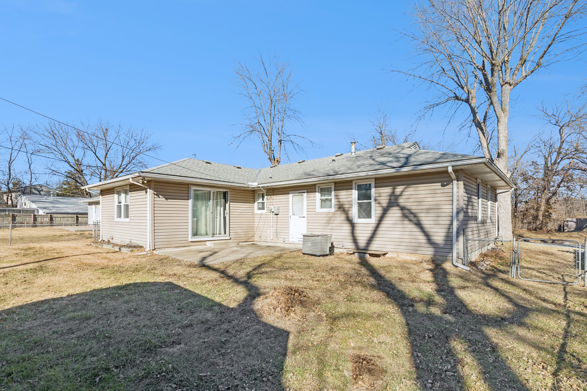 7803 - 4350 N Drury Ave_028.jpg