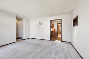 7803 - 4350 N Drury Ave_005.jpg