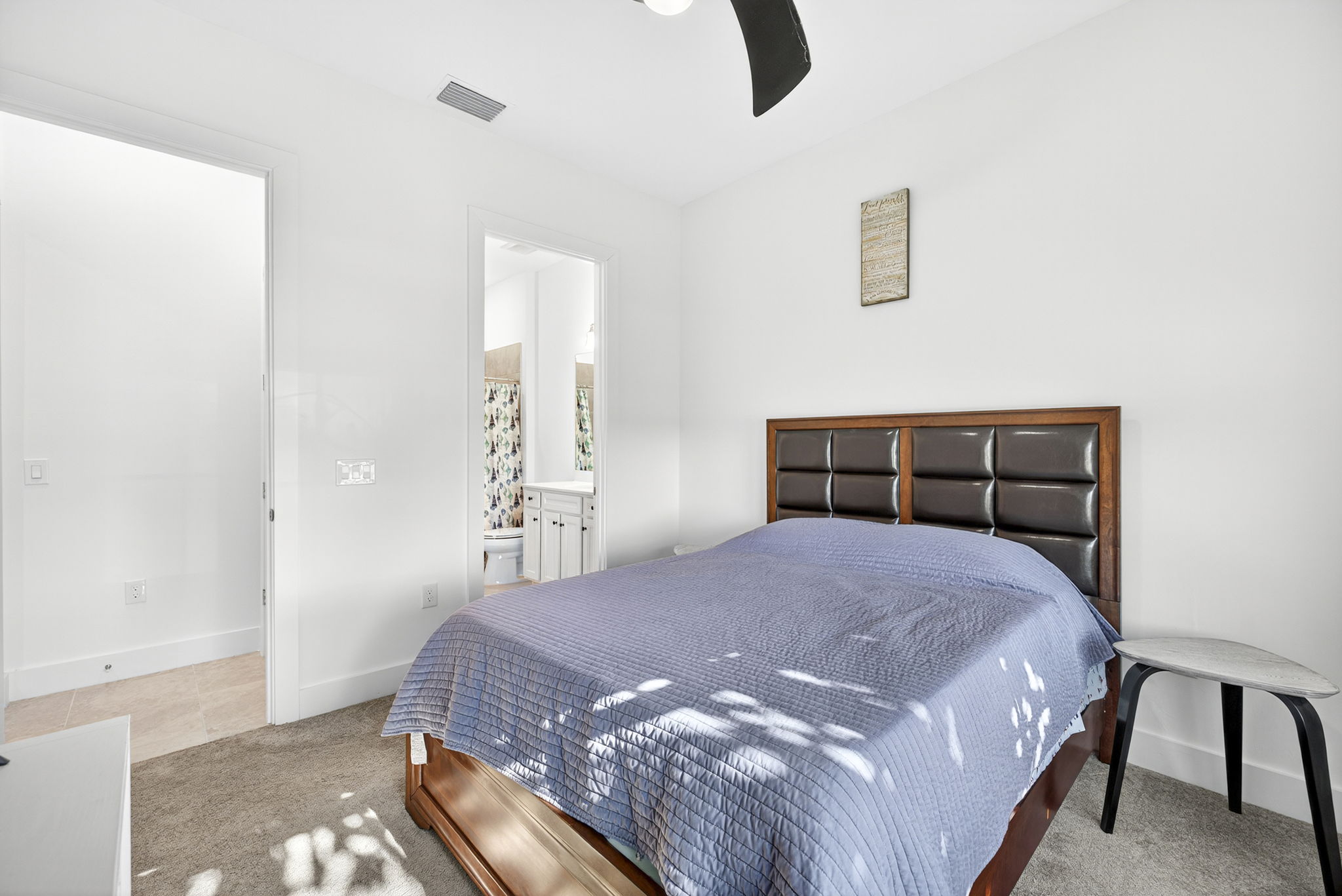 Guest Bedroom 4 - 2 of 2