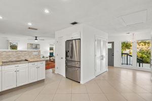 Kitchen 2 of 4