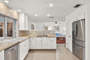Kitchen 1 of 4