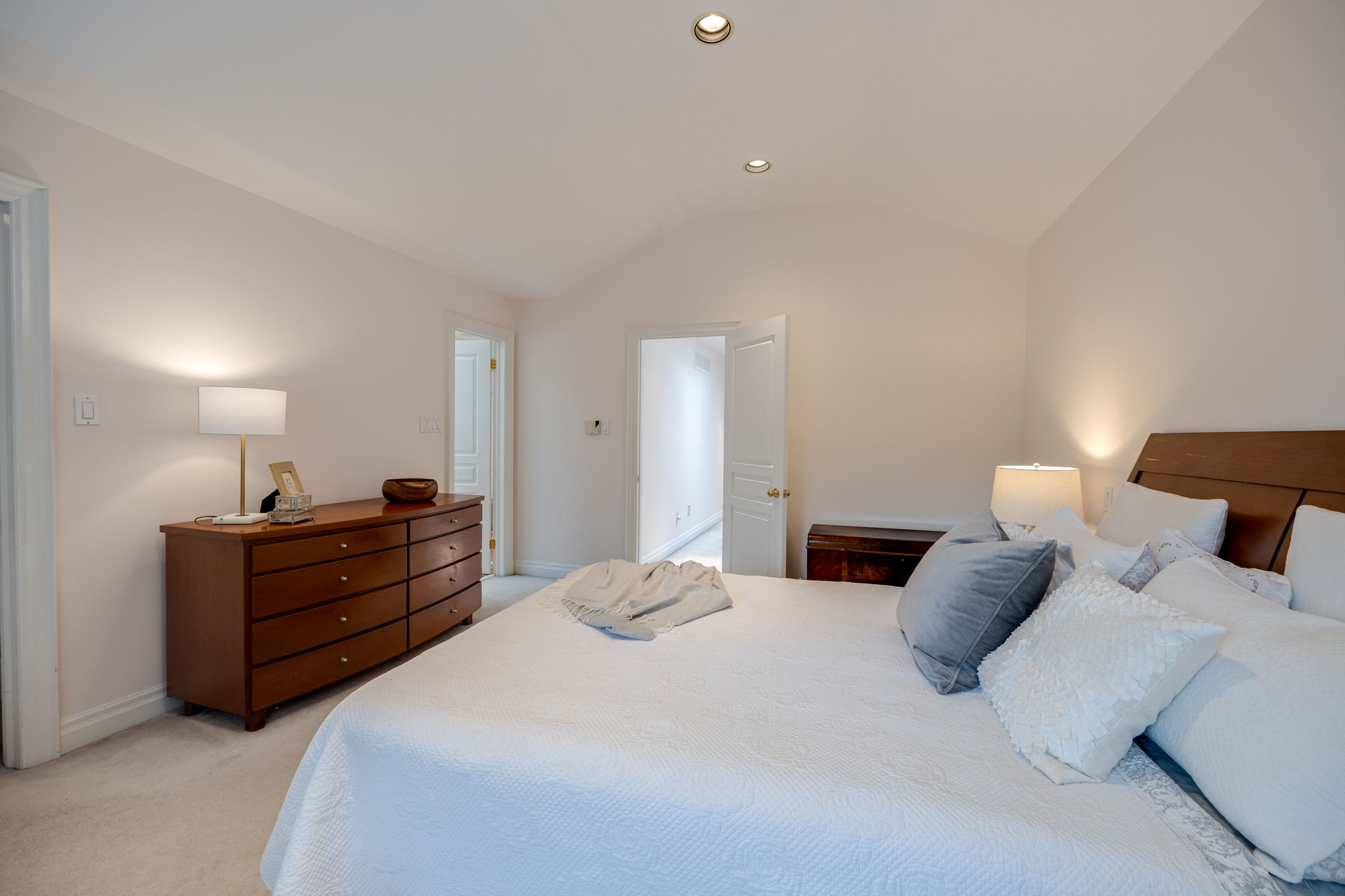 Toronto property showcase — delivered property photograph 25