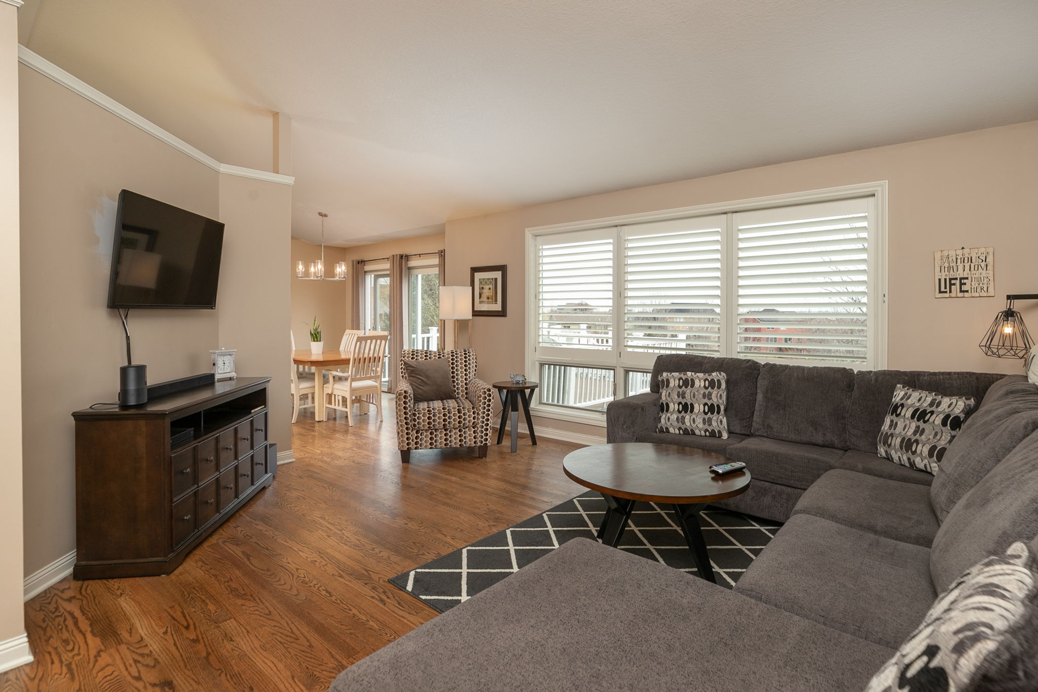06-Living Room