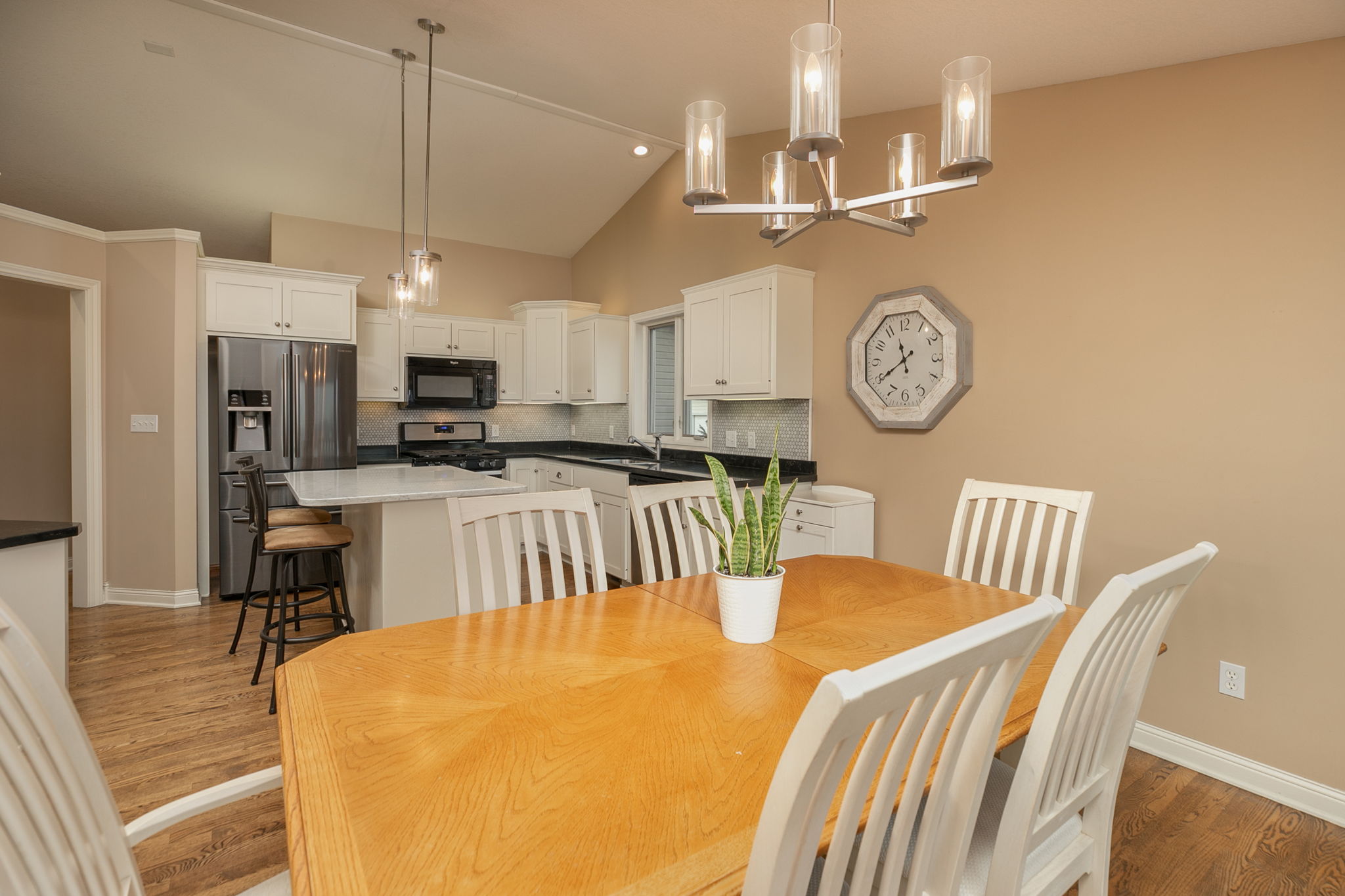 08-Dining Room