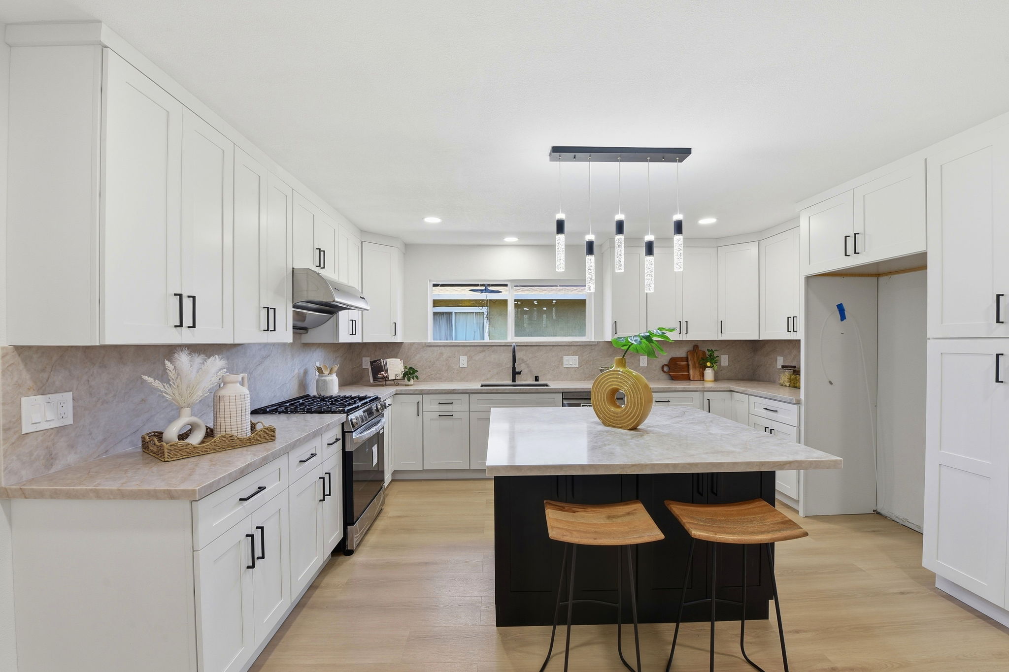 009_F8_436 N 12th St