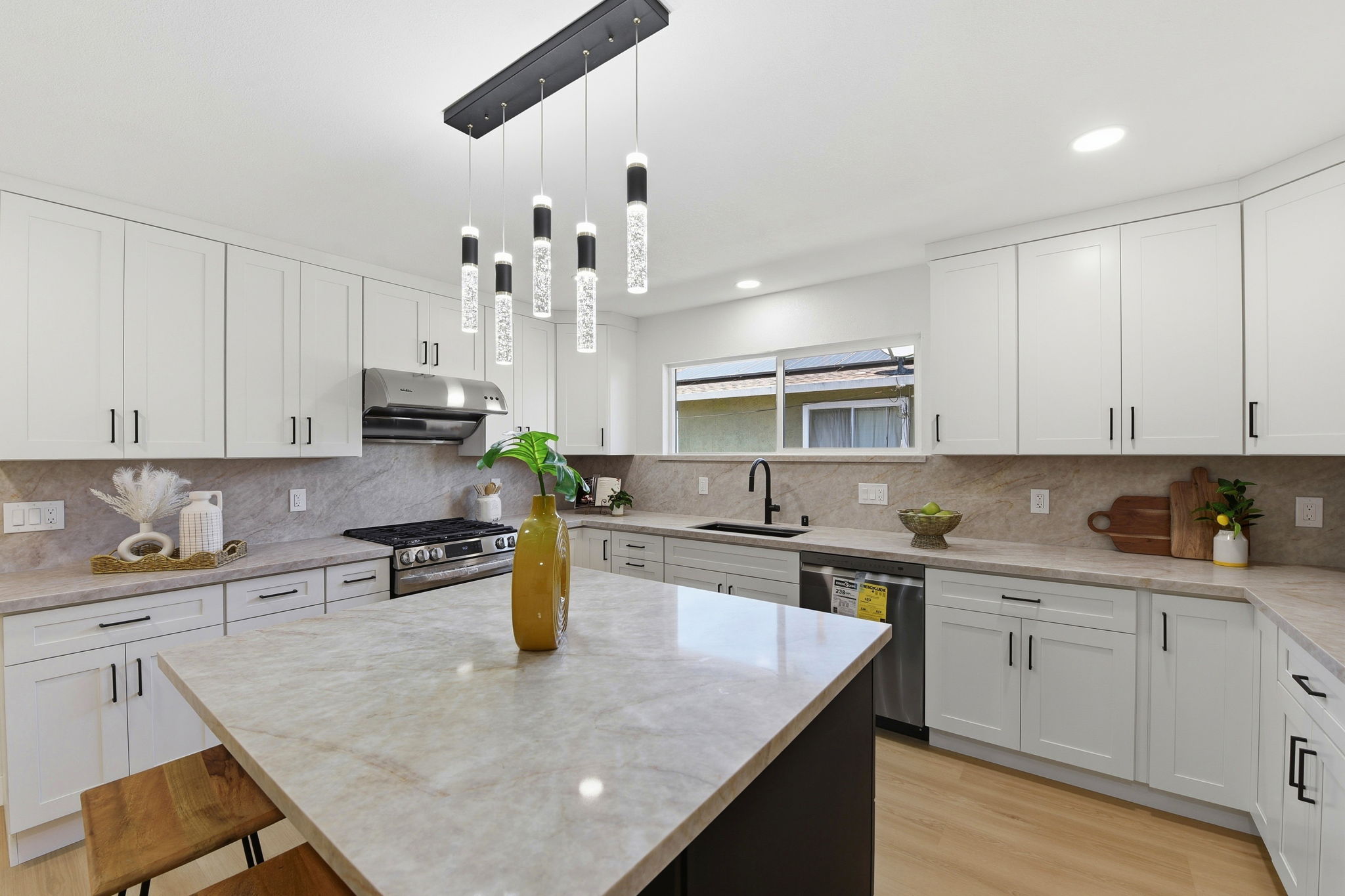011_F8_436 N 12th St