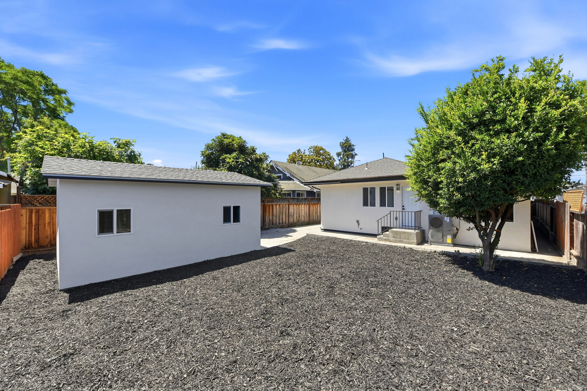 041_F8_436 N 12th St