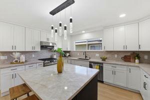 011_F8_436 N 12th St