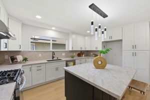012_F8_436 N 12th St
