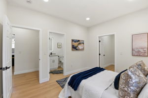 027_F8_436 N 12th St