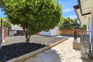 037_F8_436 N 12th St