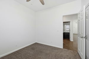  Photo 31