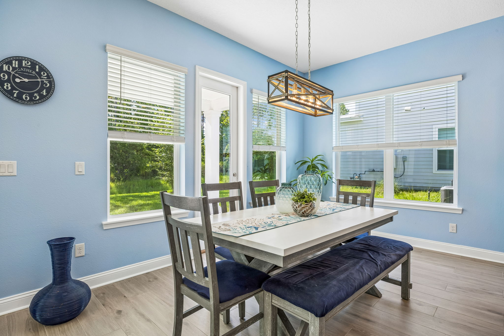Kitchen/Breakfast Area