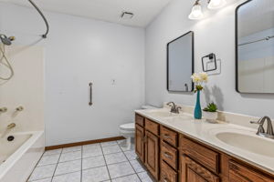  Photo 47