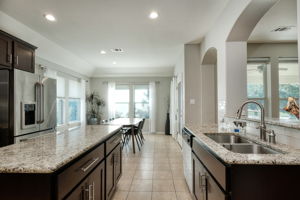 Kitchen/Breakfast Area