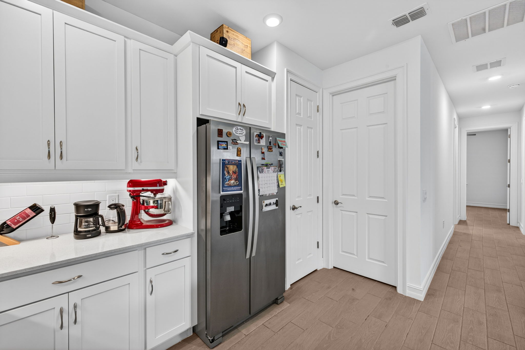 Kitchen 4 of 6