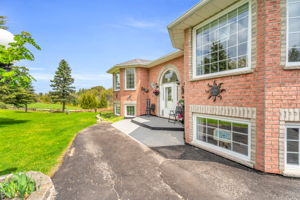 Front Porch/Entrance