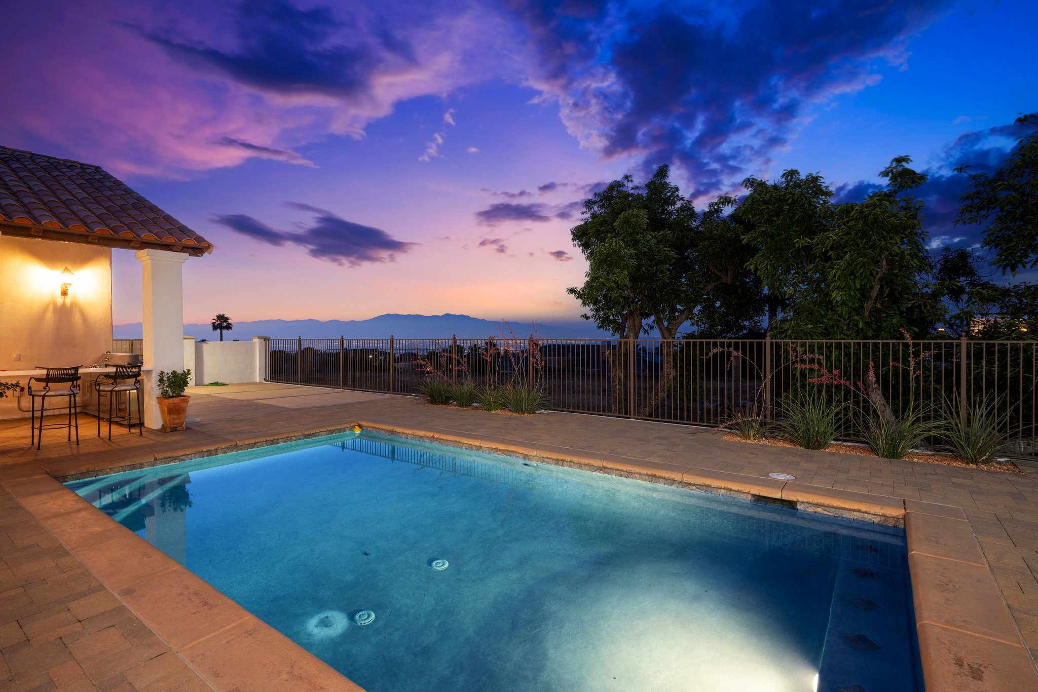 Twilight- pool