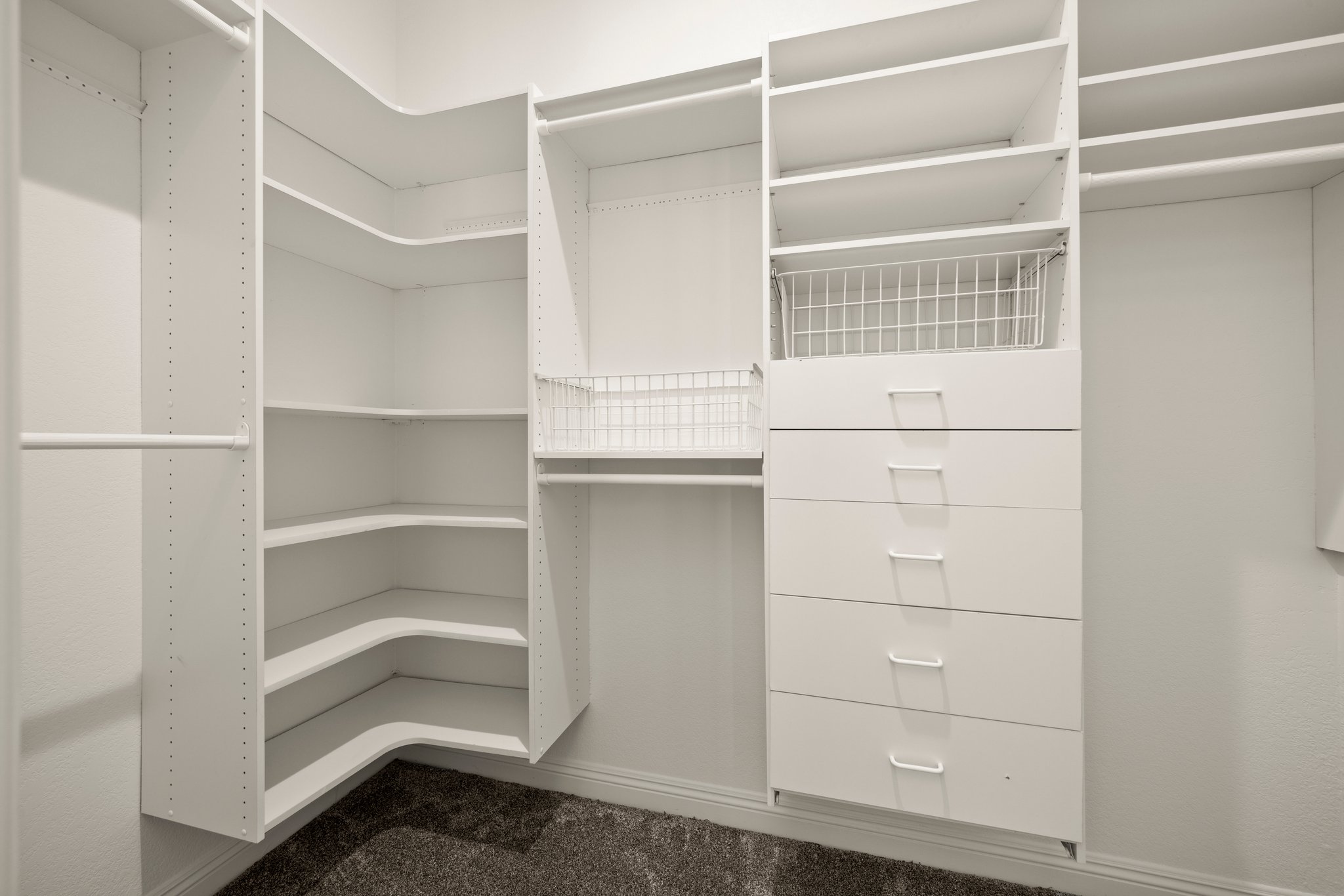 Jack & Jill Bedroom Closet