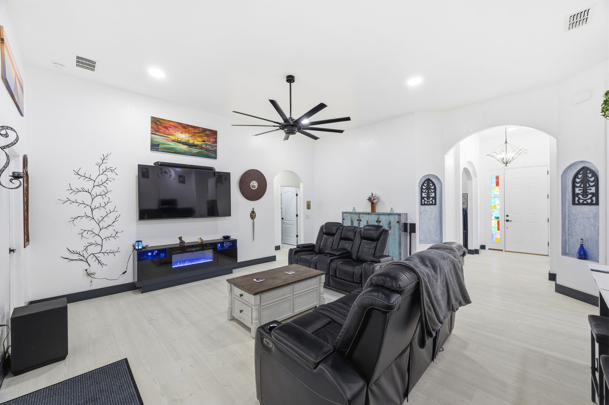 Interiors (19)