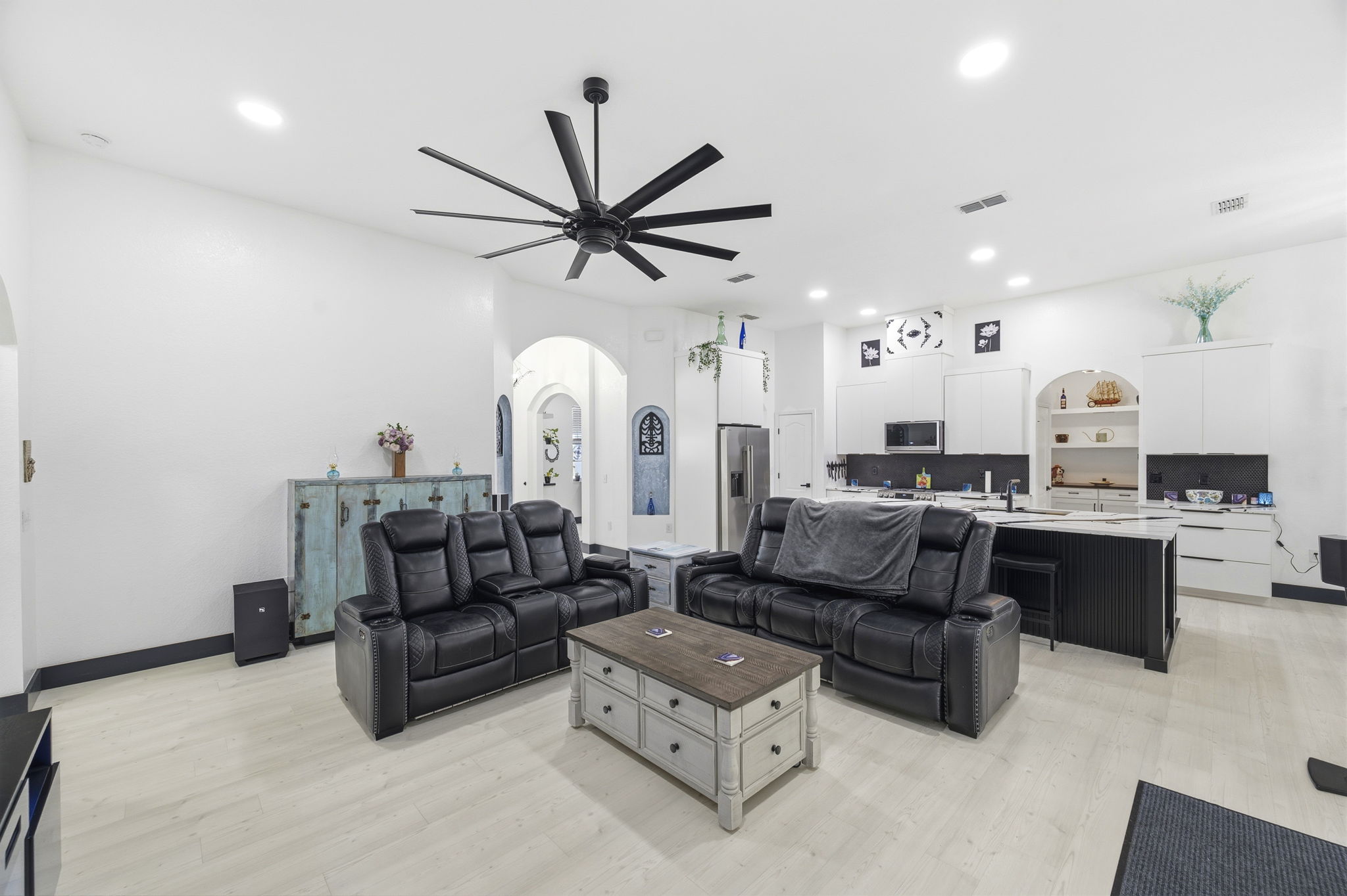 Interiors (20)