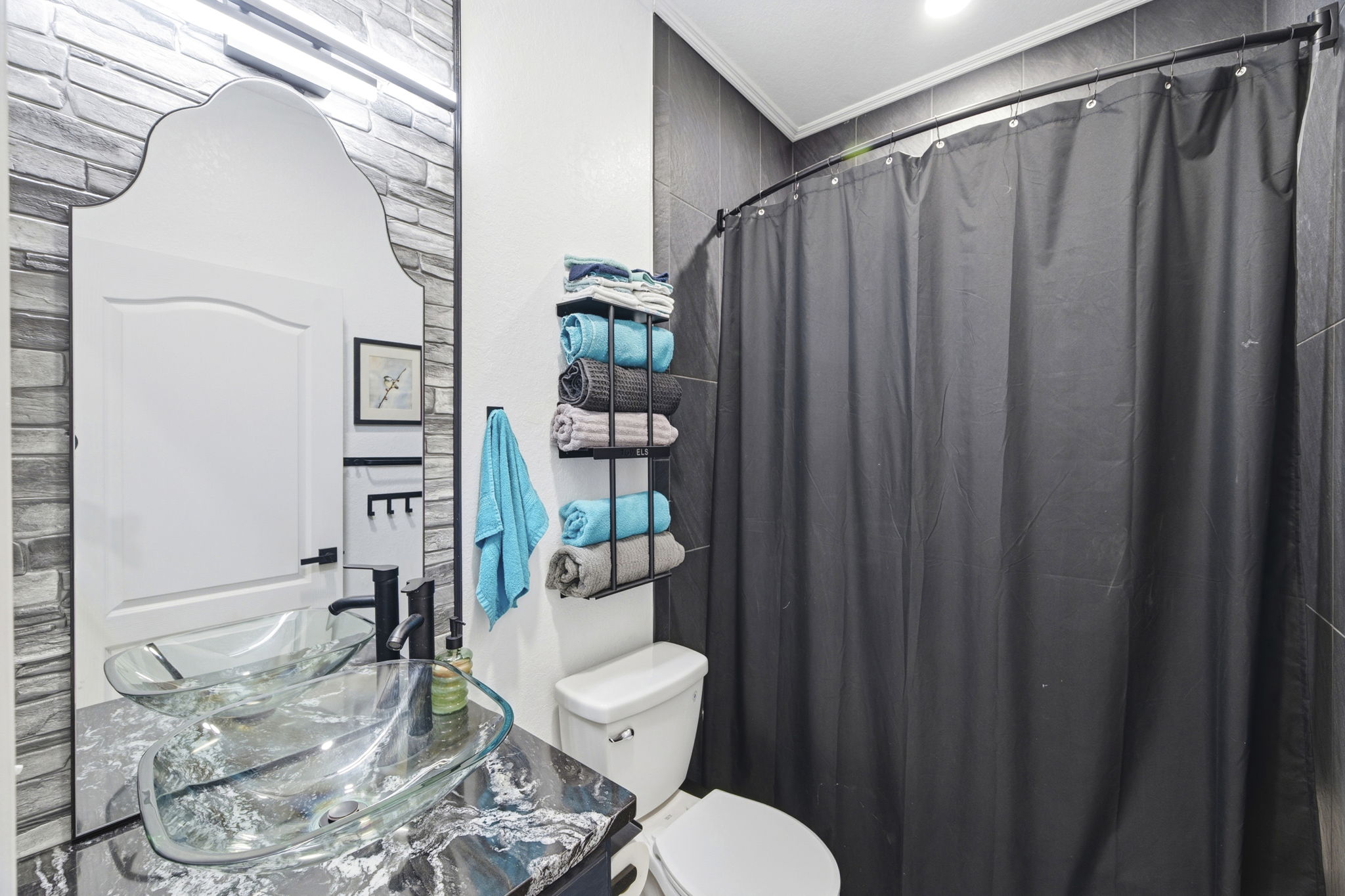 Interiors (34)