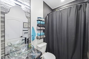 Interiors (34)