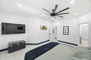 Interiors (40)