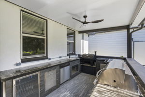 Rear Exteriors (6)
