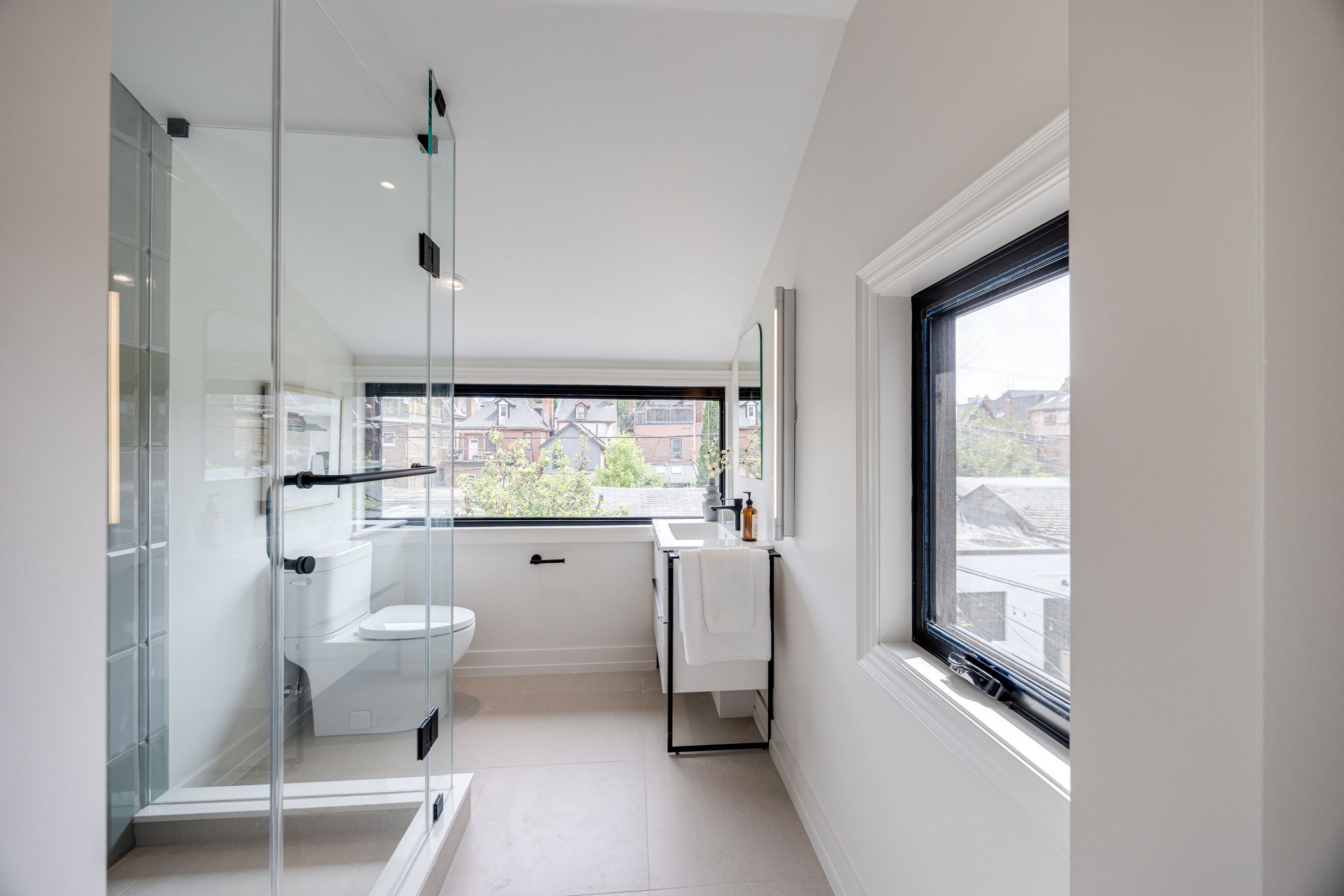 Toronto property showcase — delivered property photograph 33