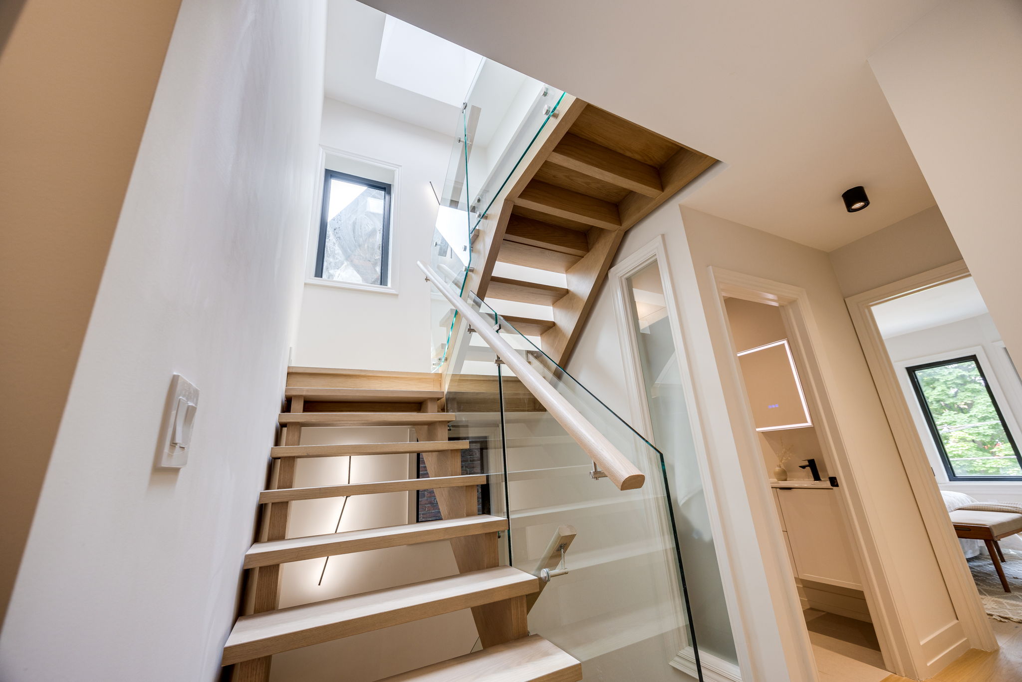 Toronto property showcase — delivered property photograph 35