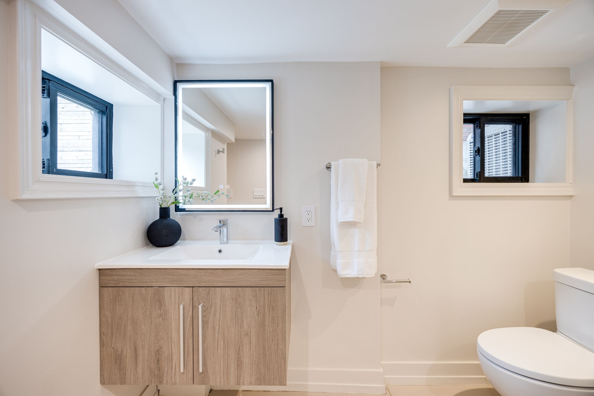 Toronto property showcase — delivered property photograph 46