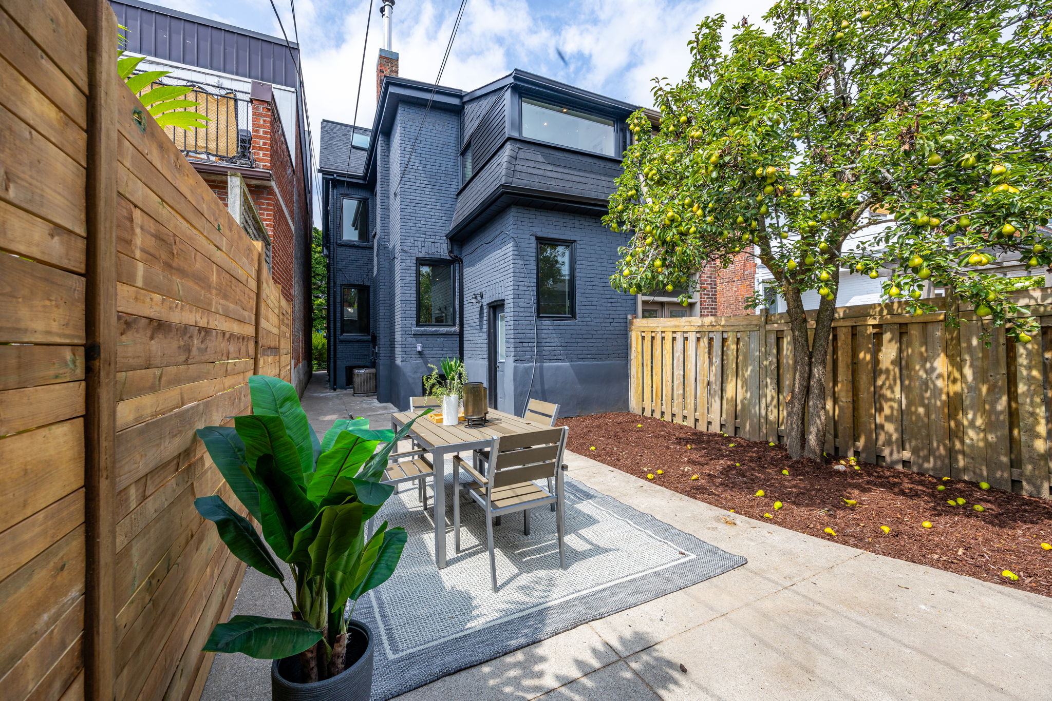 Toronto property showcase — delivered property photograph 60