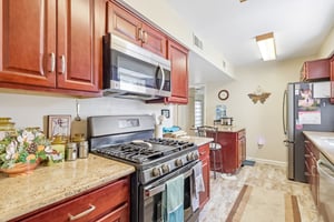 Devonshire Dr-S2506-013.jpg