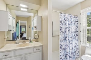Devonshire Dr-S2506-028.jpg