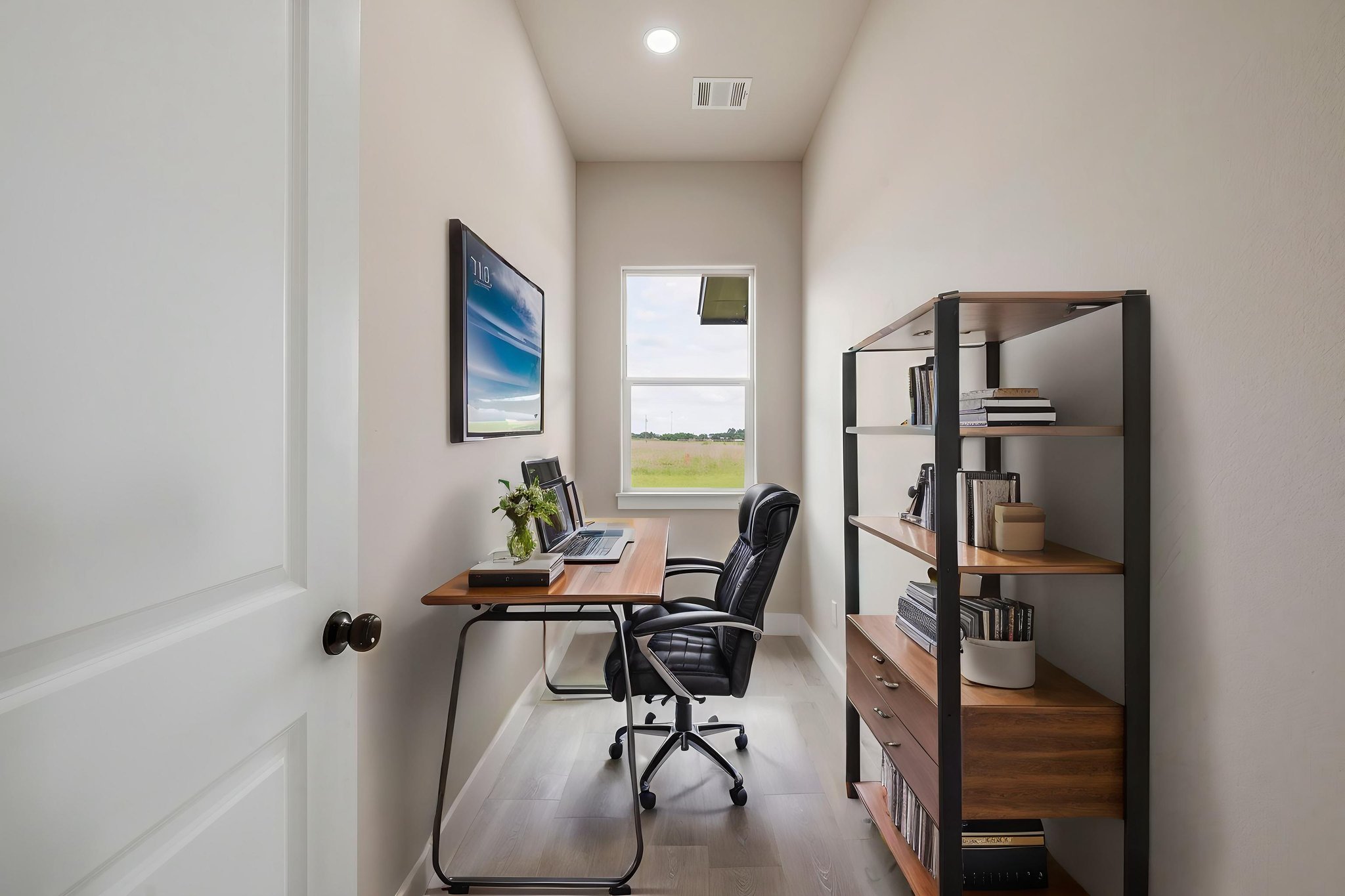 DSC_5869 virtually staged.jpeg