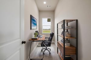 DSC_5869 virtually staged.jpeg