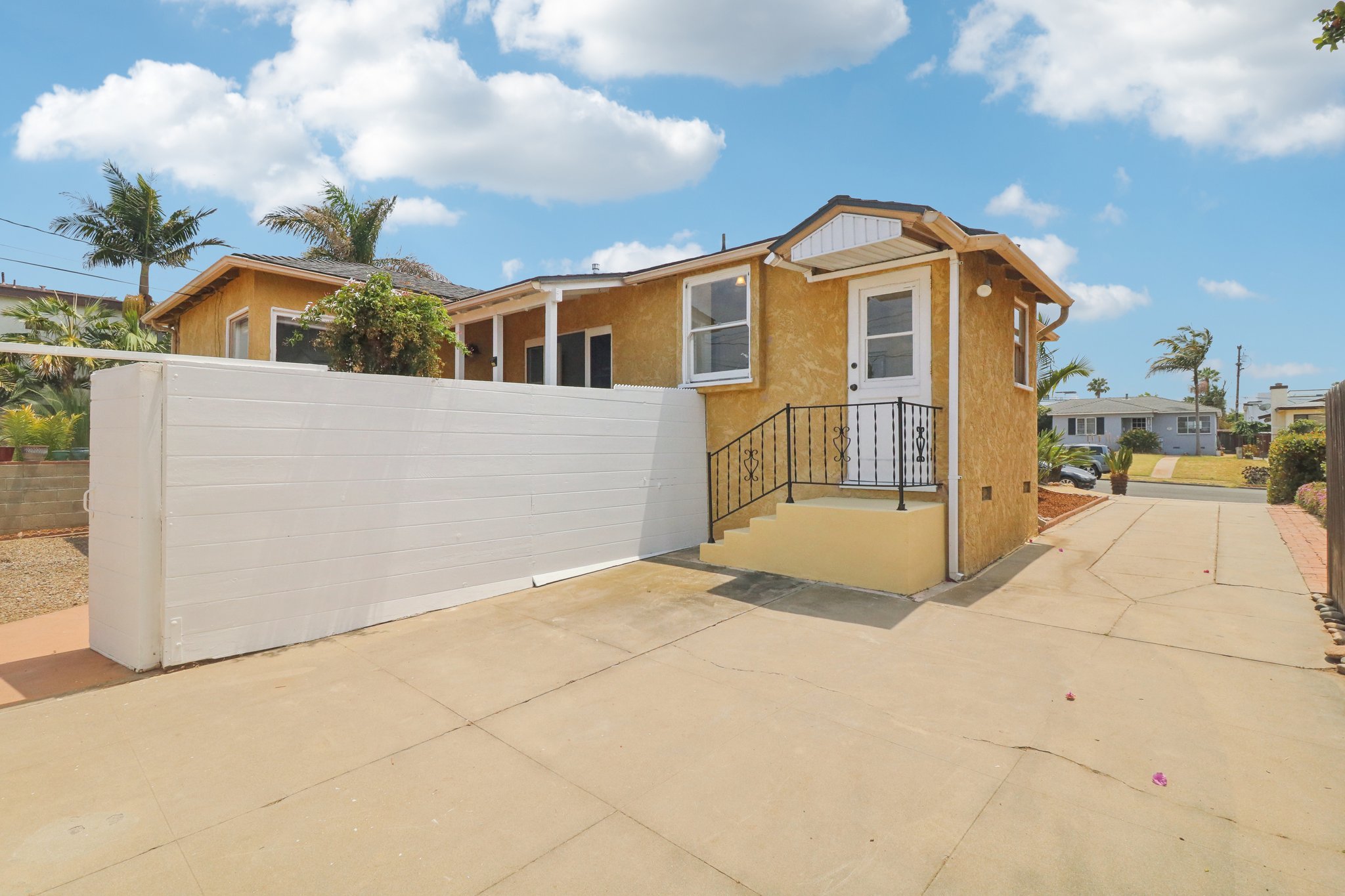 Santa Monica Ave-043.jpg