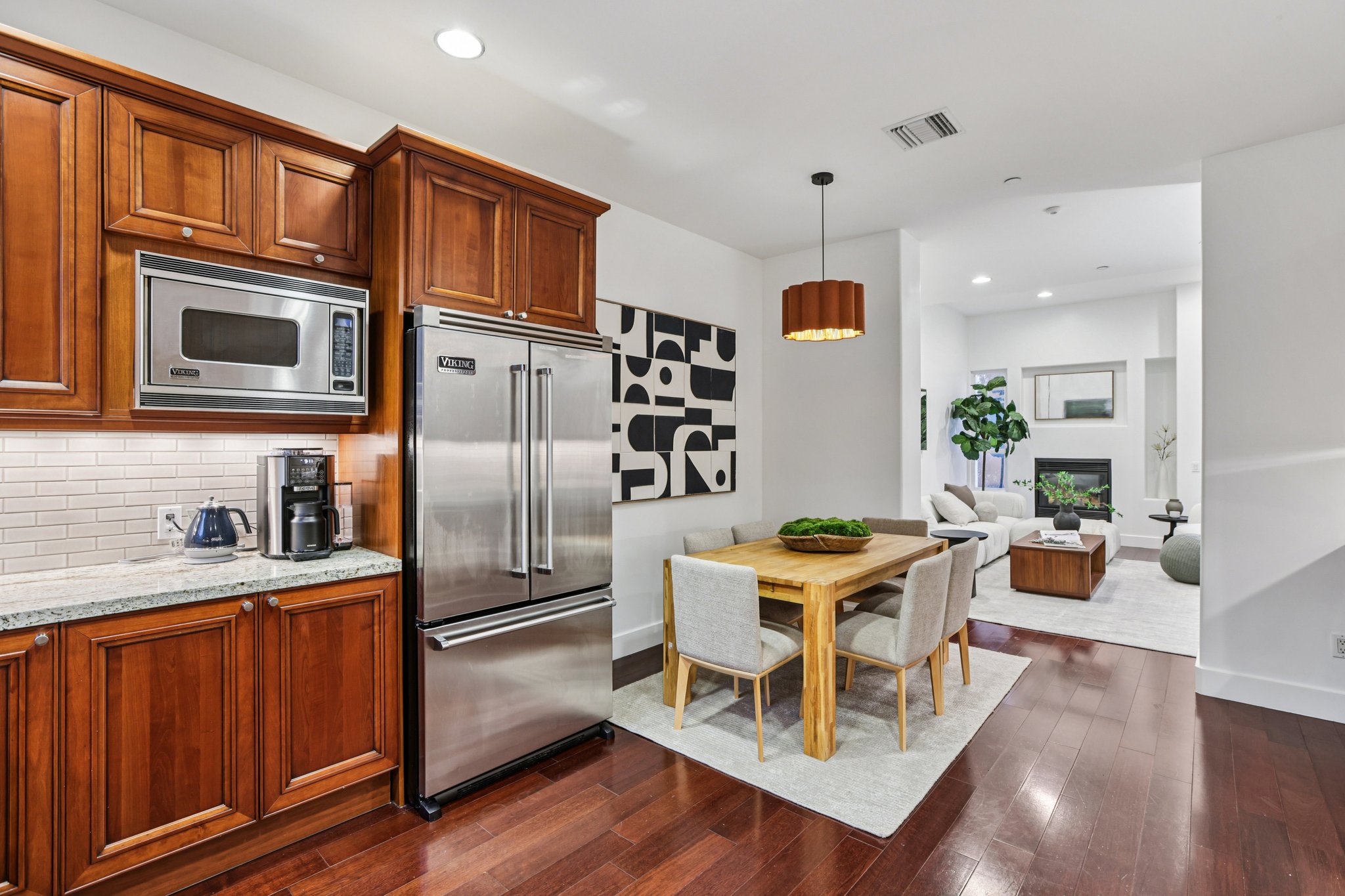 Arnaz Dr 103-S2412-014.jpg