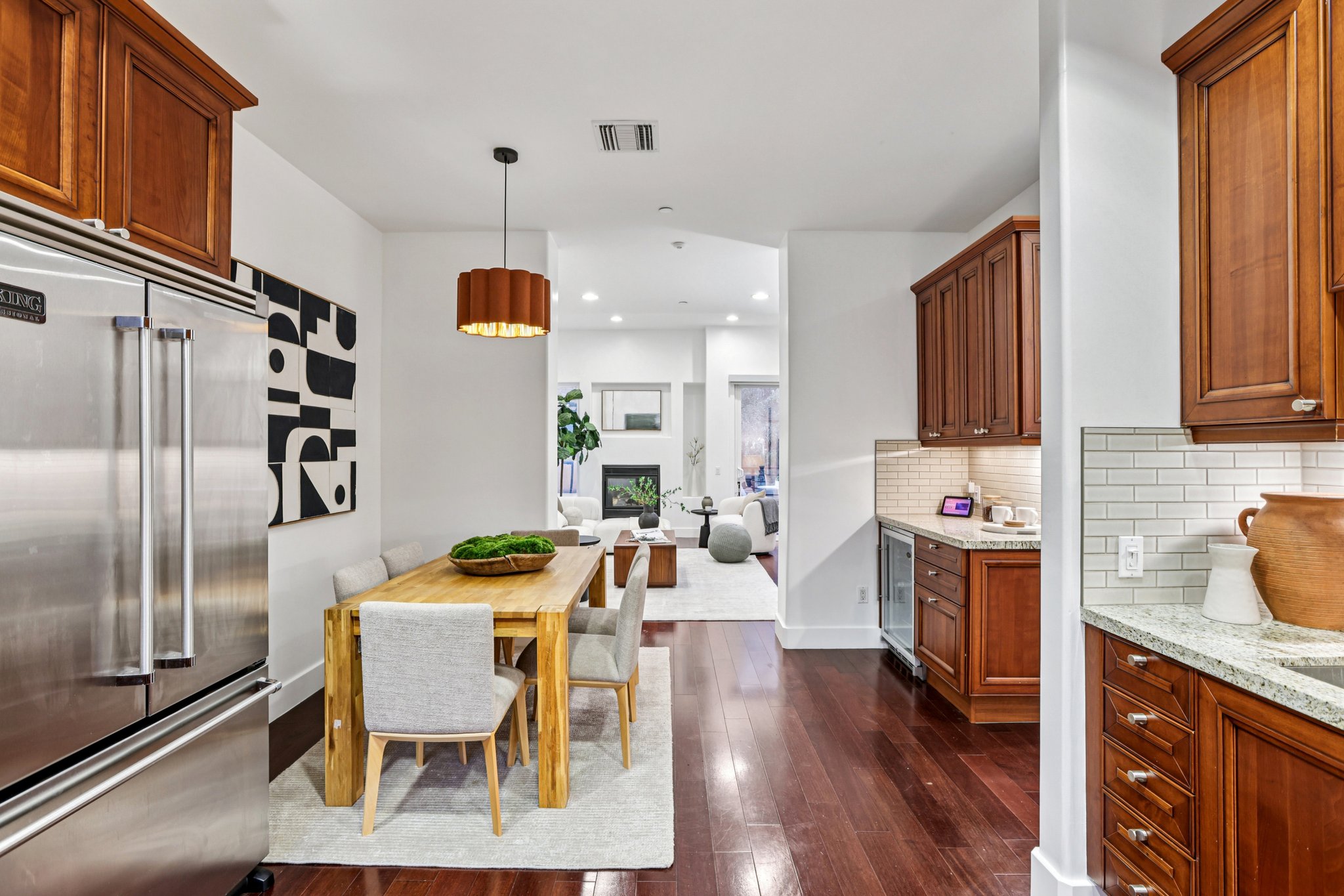 Arnaz Dr 103-S2412-015.jpg