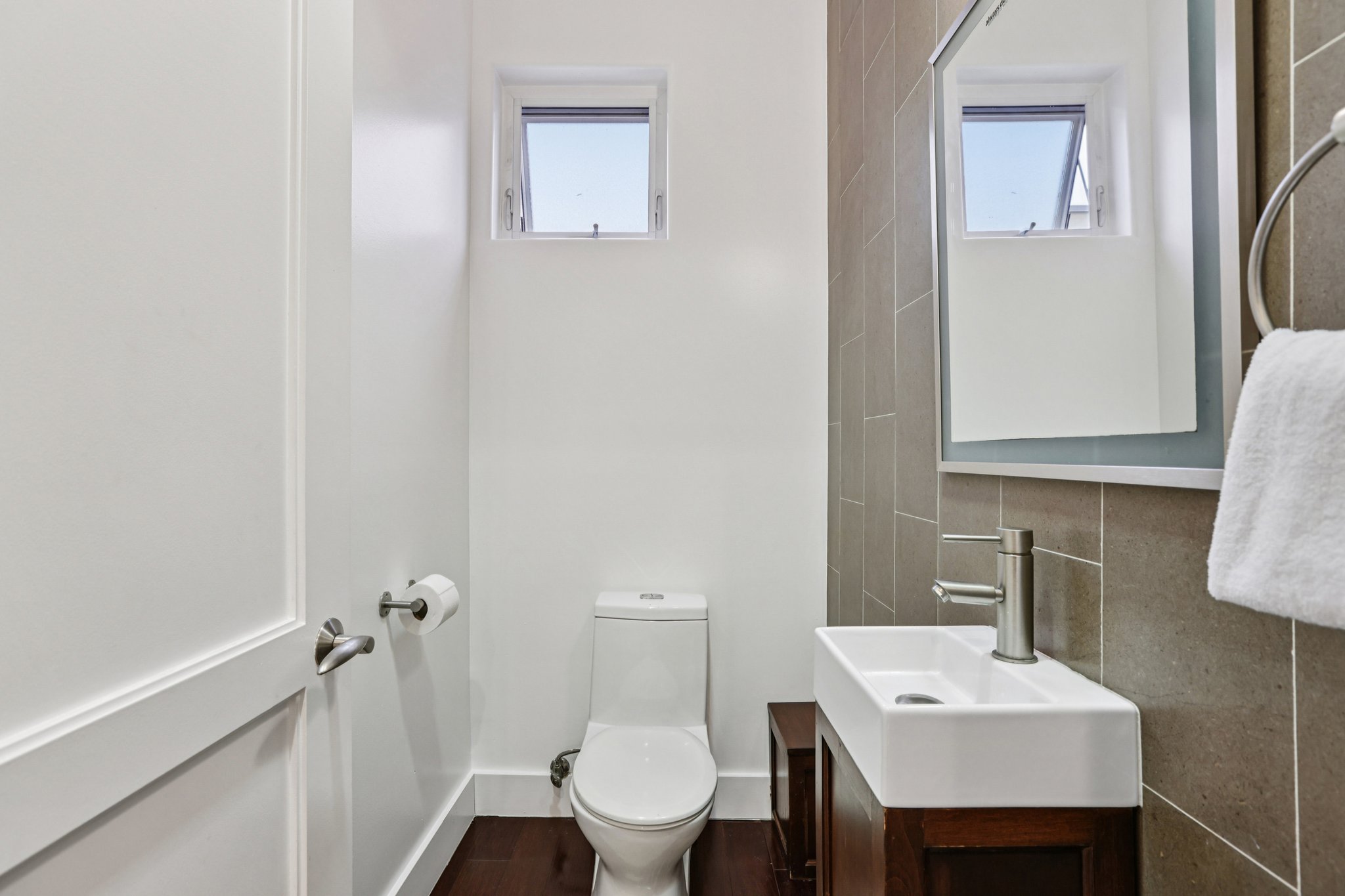 Arnaz Dr 103-S2412-019.jpg