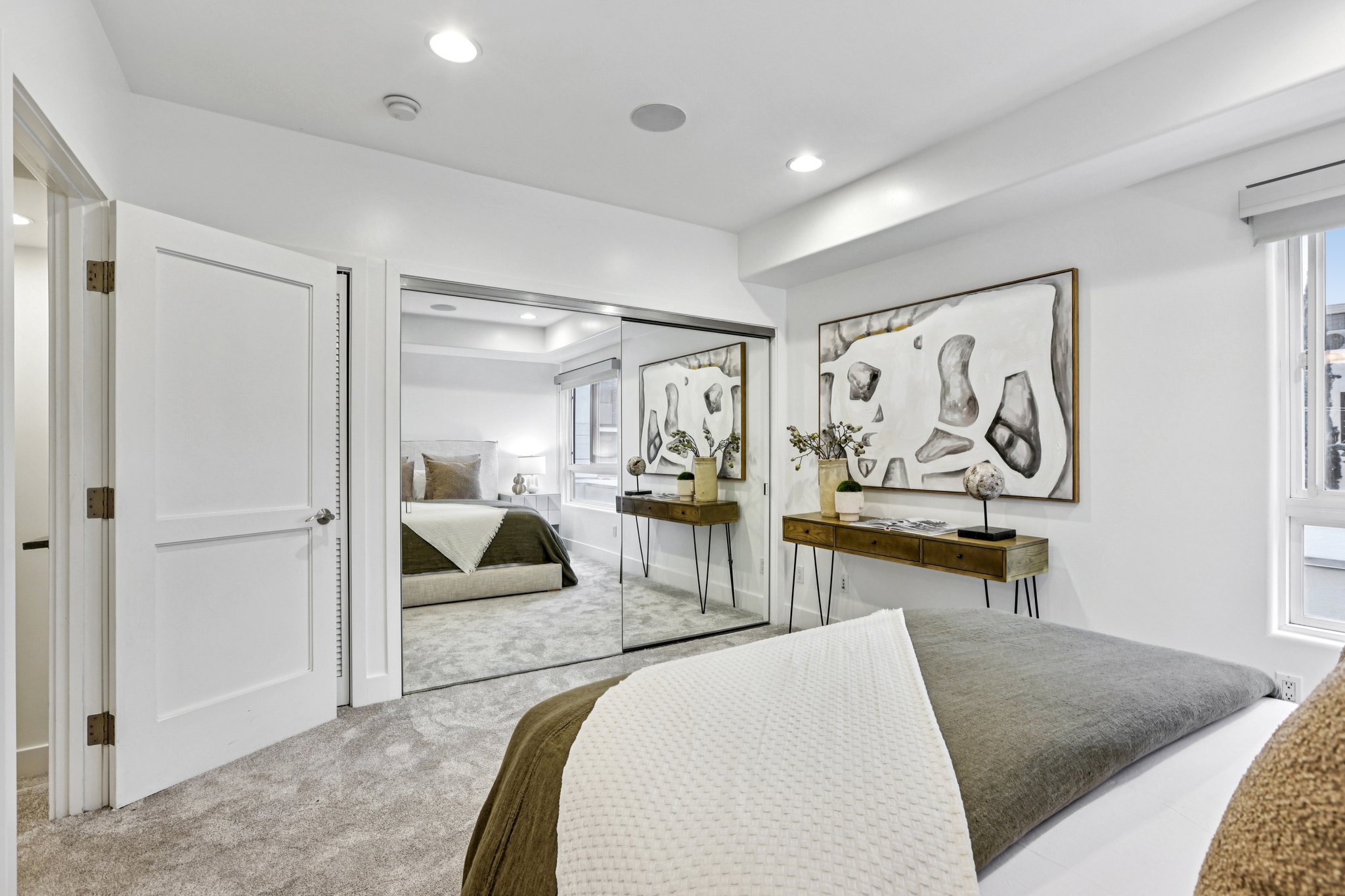 Arnaz Dr 103-S2412-023.jpg