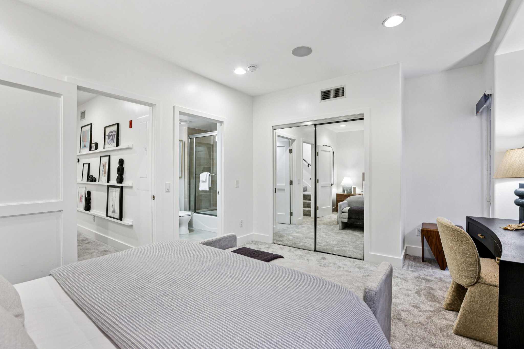 Arnaz Dr 103-S2412-027.jpg