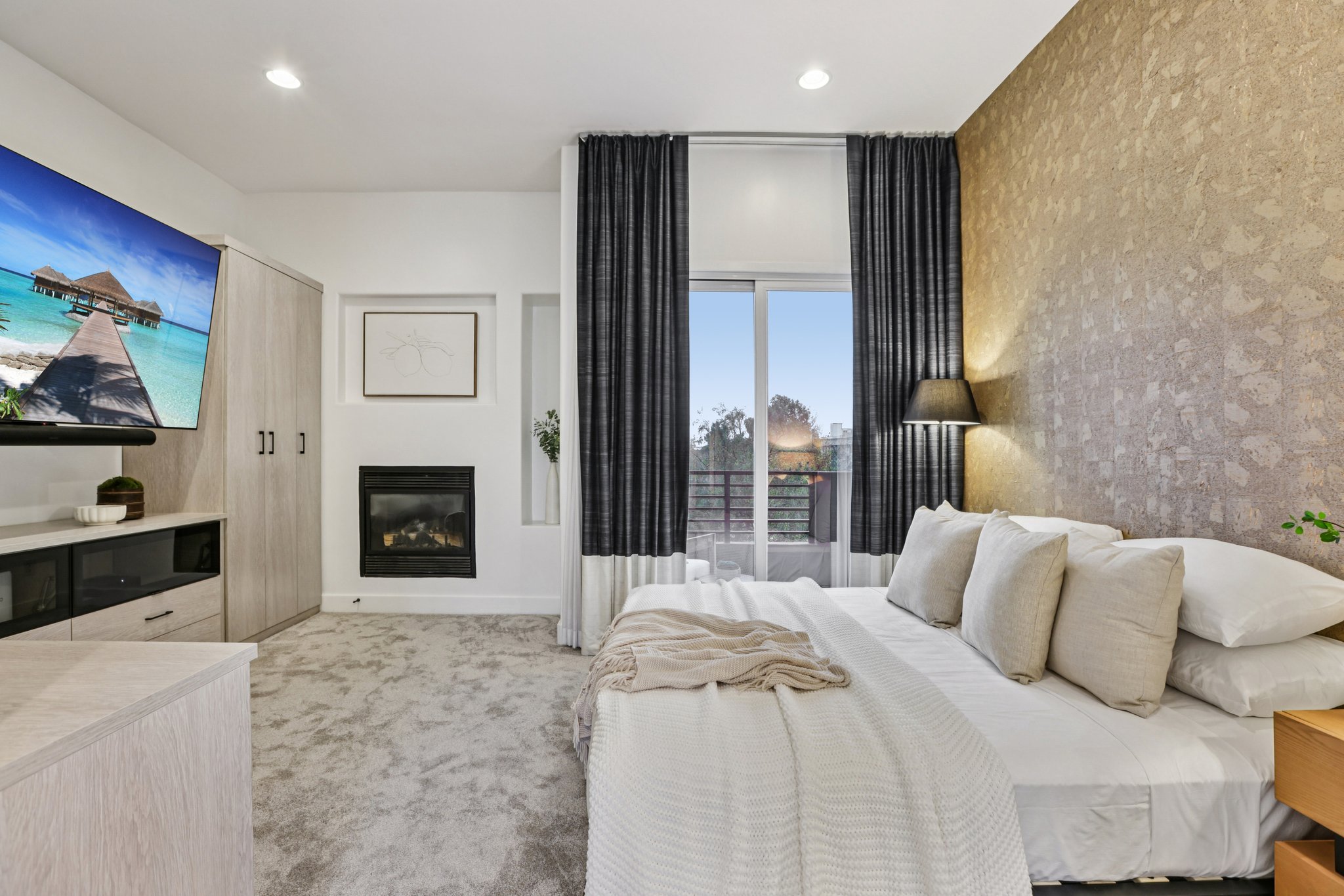 Arnaz Dr 103-S2412-033.jpg