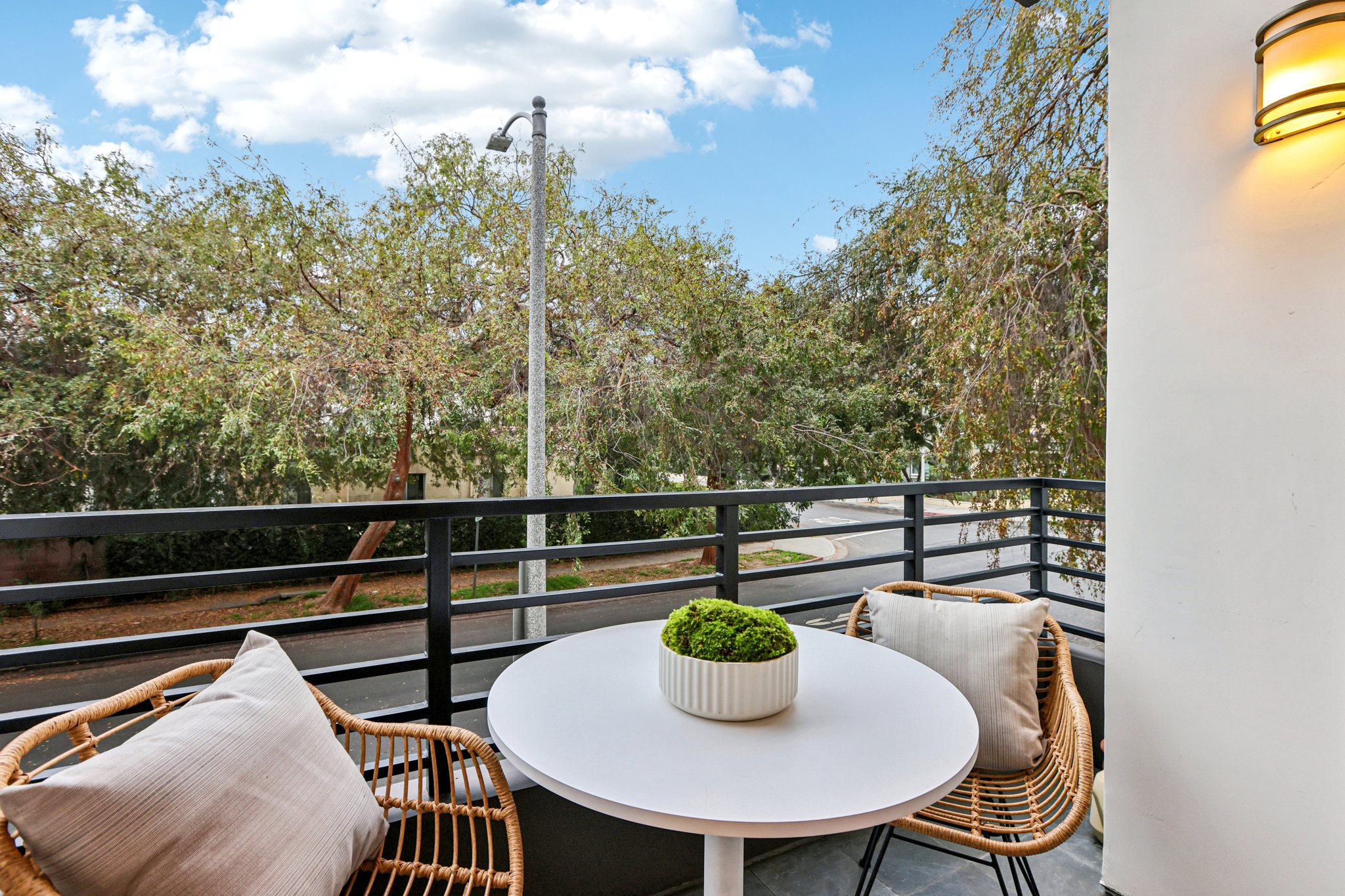 Arnaz Dr 103-S2412-039.jpg