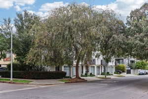 Arnaz Dr 103-S2412-004.jpg