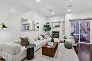 Arnaz Dr 103-S2412-007.jpg