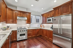 Arnaz Dr 103-S2412-018.jpg