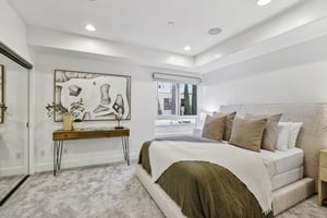 Arnaz Dr 103-S2412-020.jpg