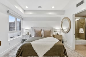 Arnaz Dr 103-S2412-021.jpg